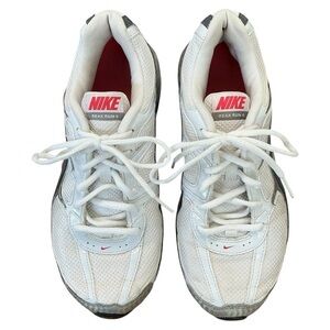 NIKE RELAX WOMENS RUNNING SHOES SIZE 9